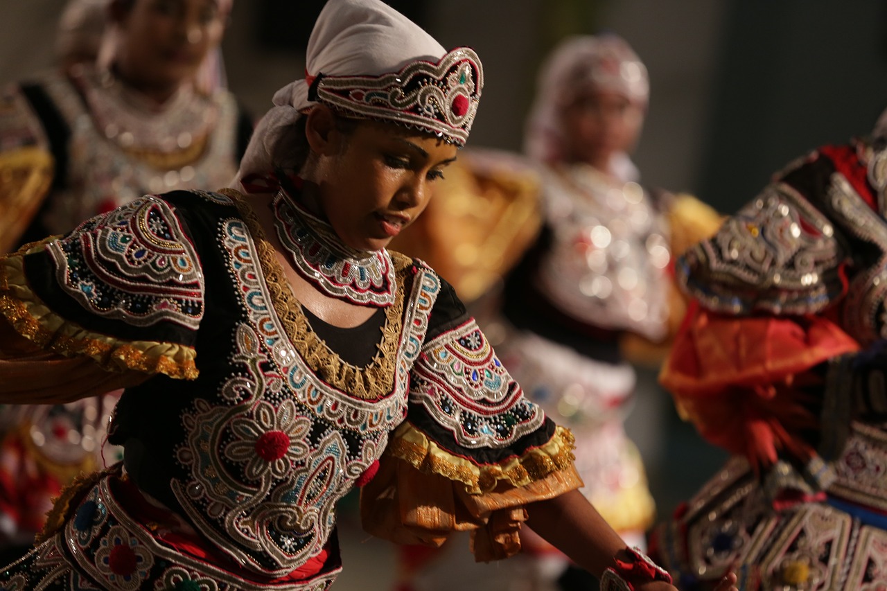 Immerse yourself in Malaysia's cultural dances. Reserve your spot now!