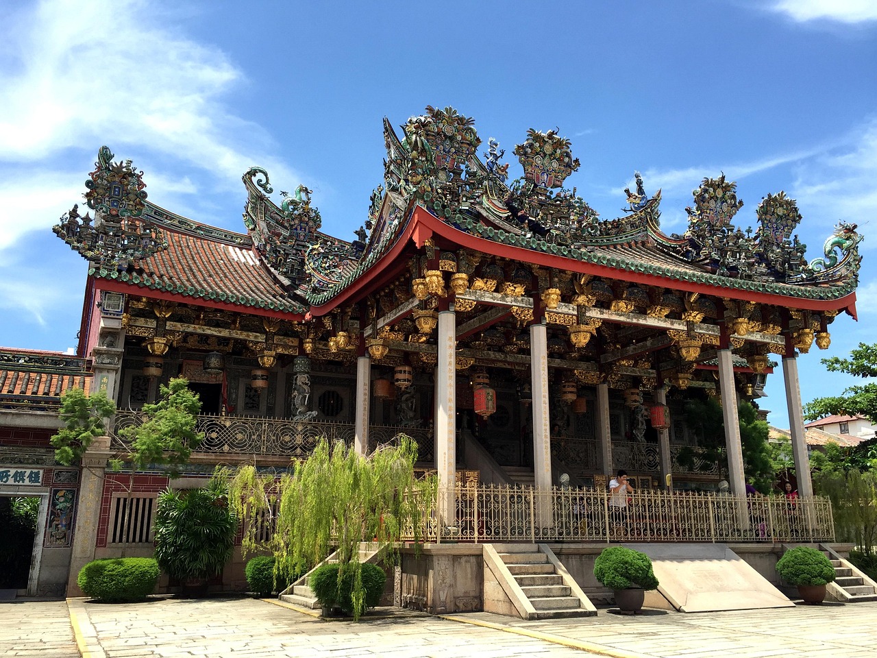 Walk through history with heritage tours in Georgetown, Penang. Book now!