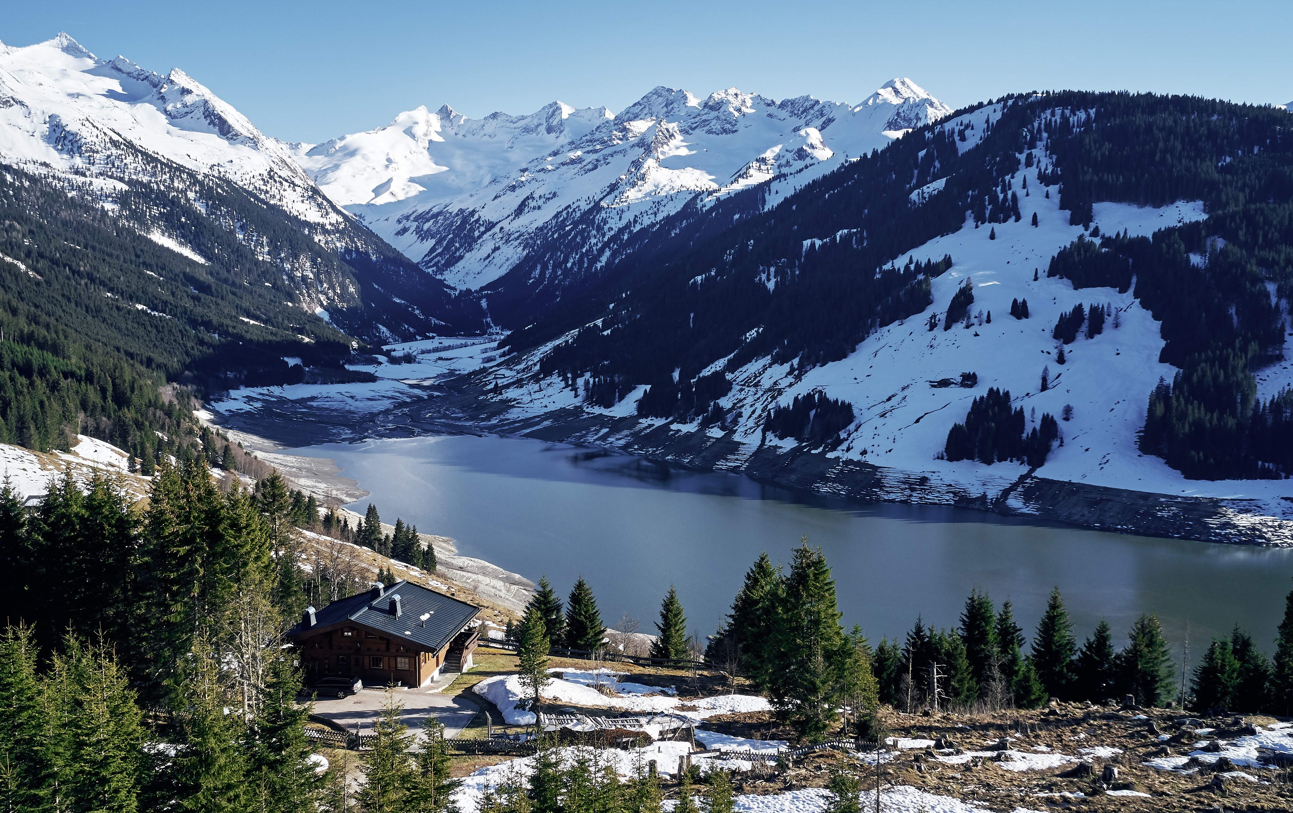 Jammu and Kashmir records tourist arrivals: Are the numbers exact?