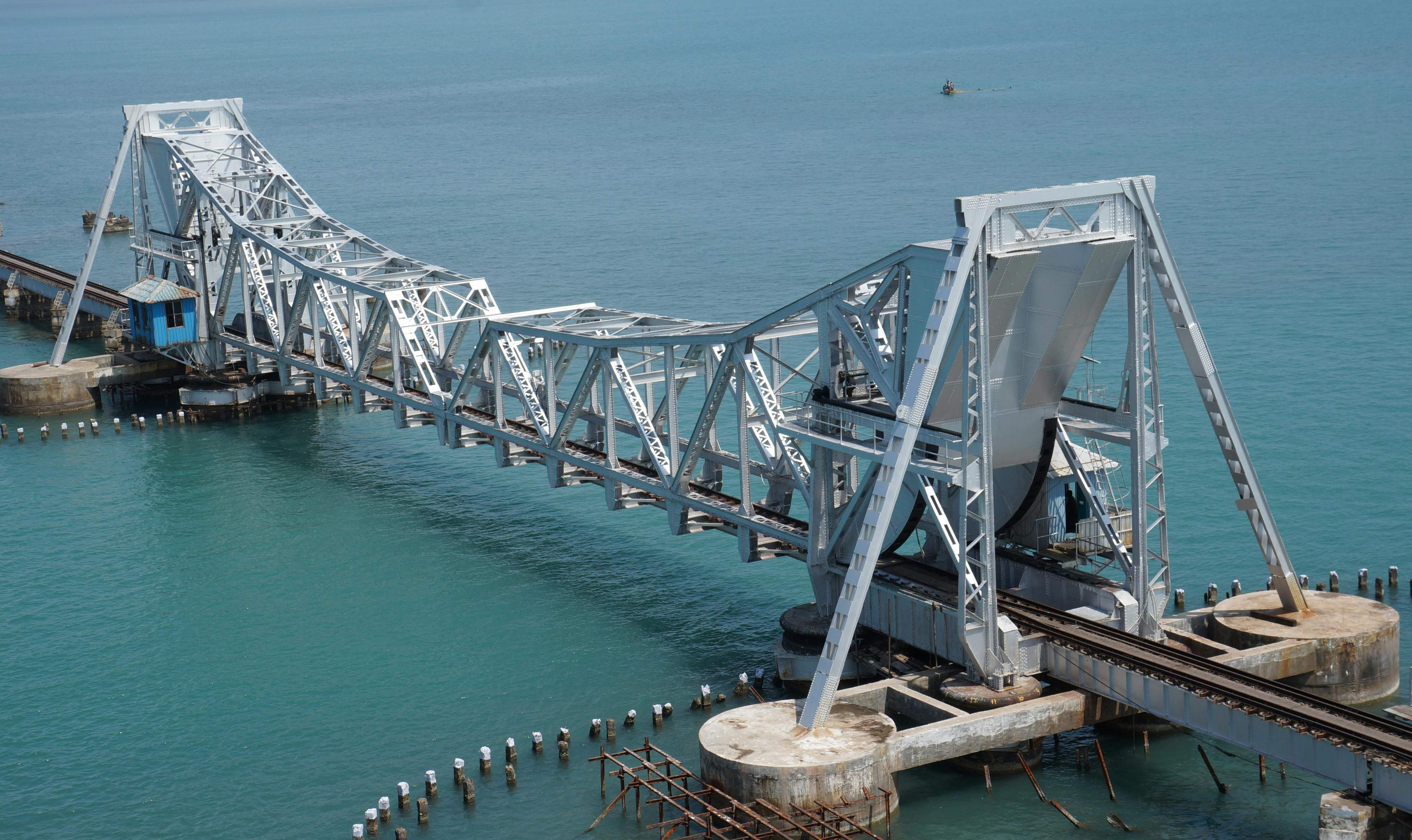 Pamban Railway Bridge: The first vertical lift bridge in India, which is ready to be opened on Rameswaram.