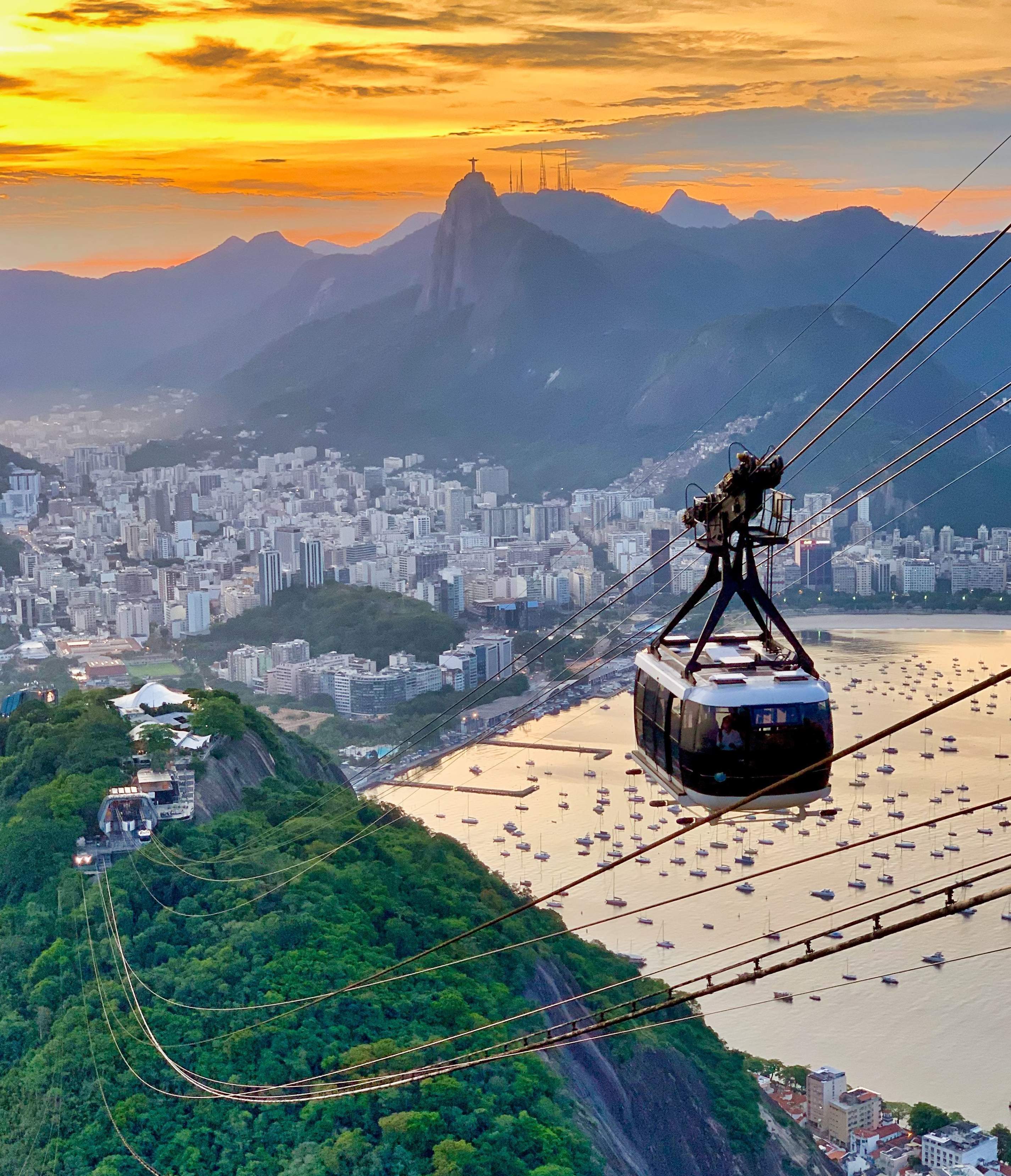 Experience breathtaking views with the Langkawi Cable Car. Plan your trip now!